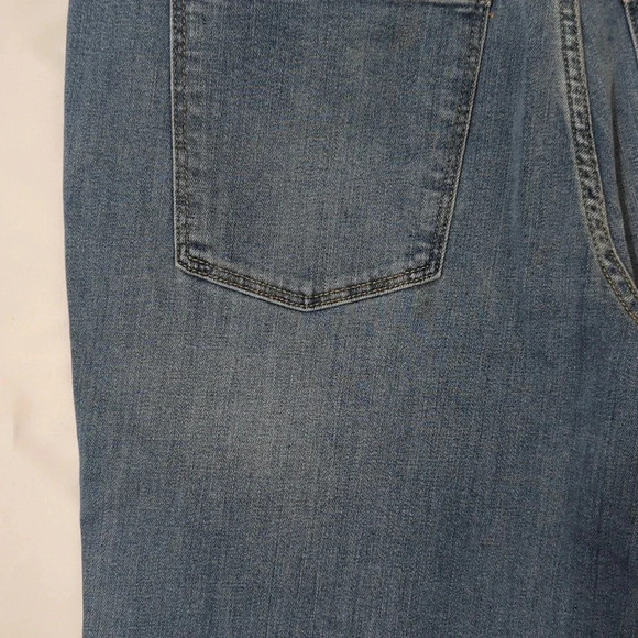 Universal Thread High-Rise Slim Straight Jeans, Color Light Blue Size 16/33S - Picture 11 of 13